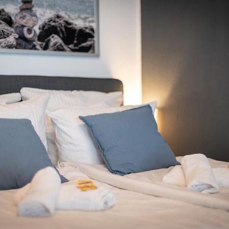 Federnest - Luxus-Studio - Kingsize Boxspringbett - Home-Office Mit Monitor Und Drucker - 11 Min Hbf Дуйсбург Екстериор снимка