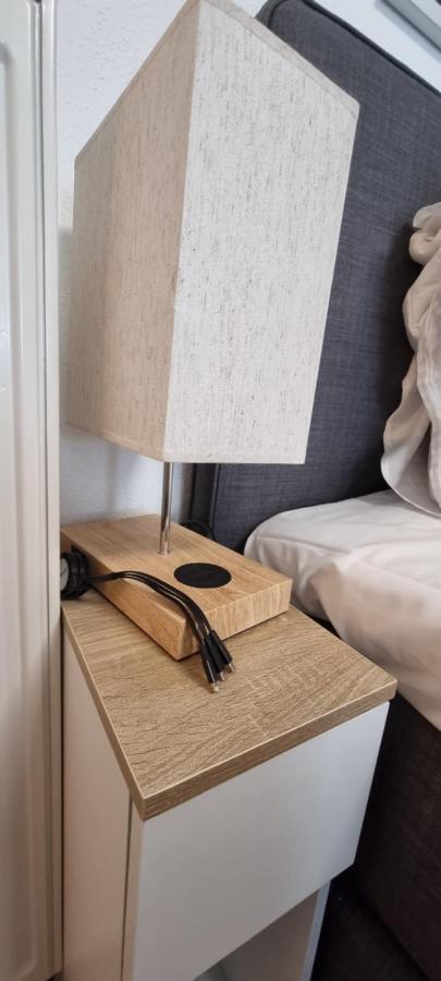 Federnest - Luxus-Studio - Kingsize Boxspringbett - Home-Office Mit Monitor Und Drucker - 11 Min Hbf Дуйсбург Екстериор снимка