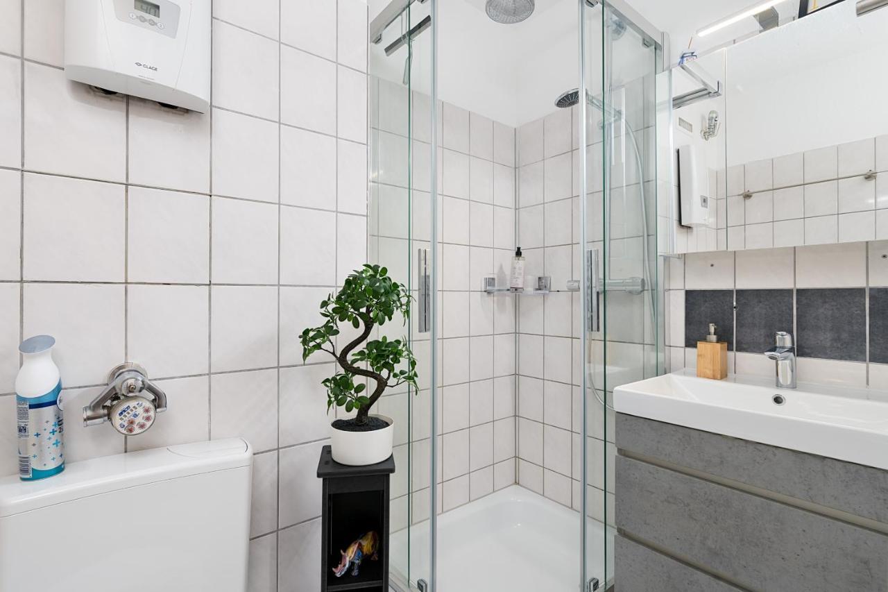 Federnest - Luxus-Studio - Kingsize Boxspringbett - Home-Office Mit Monitor Und Drucker - 11 Min Hbf Дуйсбург Екстериор снимка