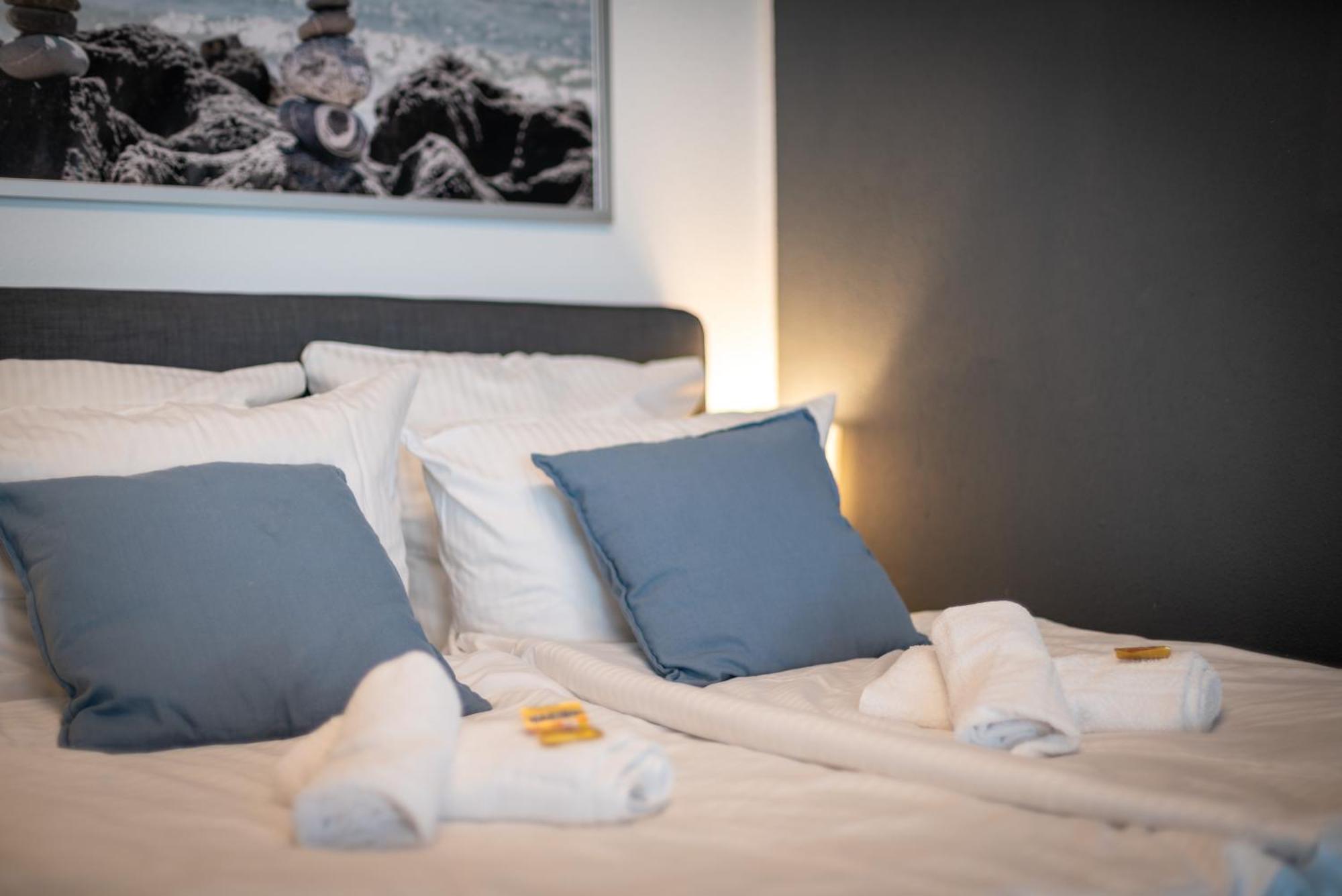 Federnest - Luxus-Studio - Kingsize Boxspringbett - Home-Office Mit Monitor Und Drucker - 11 Min Hbf Дуйсбург Екстериор снимка